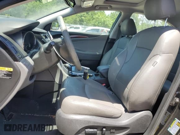 ✅ 2013 Hyundai Sonata Limited • VIN: 5NPEC4AC1DH581661 • Lot: 59746464. Listed on Copart with 54,077 mi. Free auction sales archive from the USA and detailed vehicle history report at DreamBid. Image 7.