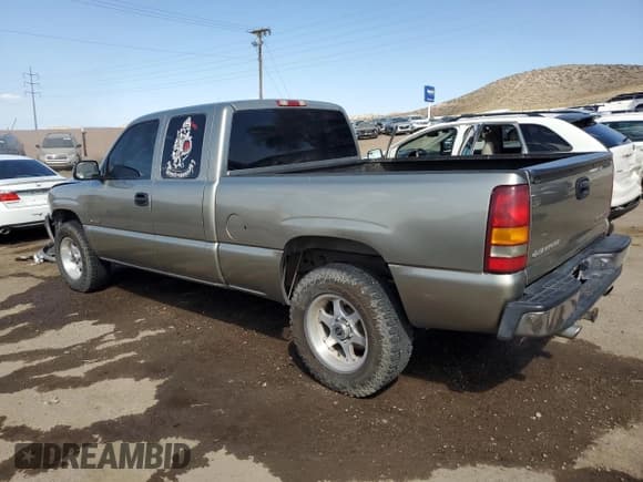 ✅ 2001 Chevrolet Silverado 1500 LS • VIN: 2GCEK19T811145506 • Лот: 70830254. Опубликован ранее на Copart с пробегом Не указан. Бесплатный доступ к архиву аукционных продаж из США и подробный отчёт об истории автомобиля на DreamBid. Изображение 2.