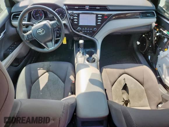 2019 Toyota Camry LE z VIN 4T1B11HK7KU815143, wystawiony jako Copart lot #69475835 z przebiegiem 122 992 mil mil oraz Szkoda całkowita • Salvage title. Historia ofert i sprzedaży dostępna na DreamBid. Obrazek 8.