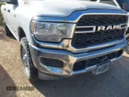 ✅ 2022 Ram 2500 Tradesman • VIN: 3C6UR5HJ2NG319475 • Лот: 43541353. Опубликован ранее на IAAI с пробегом 100 064 миль. Бесплатный доступ к архиву аукционных продаж из США и подробный отчёт об истории автомобиля на DreamBid. Изображение 17.