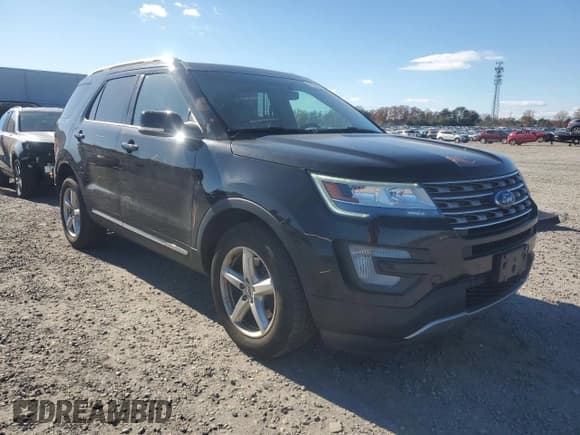 ✅ 2017 Ford Explorer XLT • VIN: 1FM5K8DH1HGA73911 • Lot: 92266835. Wystawiony na Copart z przebiegiem 119 671 mil. Bezpłatny archiwum sprzedaży aukcyjnych z USA i szczegółowy raport historii pojazdu na DreamBid. Zdjęcie 4.