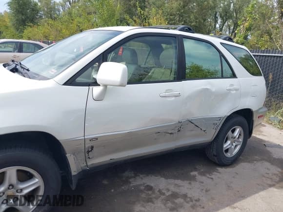 ✅ 2002 Lexus RX 300 • VIN: JTJHF10U820276405 • Лот: 42288420. Опубликован ранее на IAAI с пробегом Не указан. Бесплатный доступ к архиву аукционных продаж из США и подробный отчёт об истории автомобиля на DreamBid. Изображение 6.