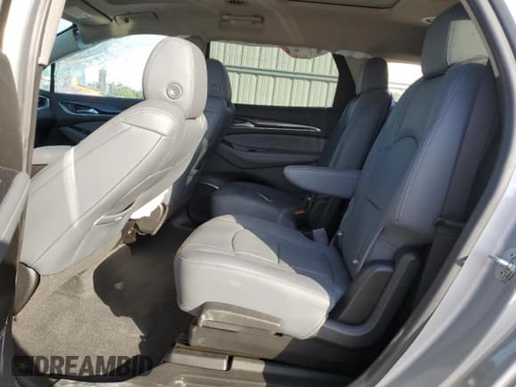 ✅ 2020 Buick Enclave Essence • VIN: 5GAERBKW2LJ163760 • Lot: 49591825. Wystawiony na Copart z przebiegiem 21 418 mil. Bezpłatny archiwum sprzedaży aukcyjnych z USA i szczegółowy raport historii pojazdu na DreamBid. Zdjęcie 10.