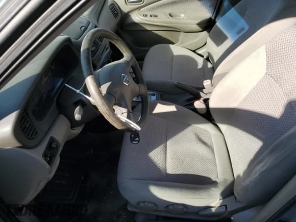 ✅ 2004 Nissan Sentra • VIN: 3N1CB51D44L914267 • Лот: 91113145. Опубликован ранее на Copart с пробегом 192 113 миль. Бесплатный доступ к архиву аукционных продаж из США и подробный отчёт об истории автомобиля на DreamBid. Изображение 7.