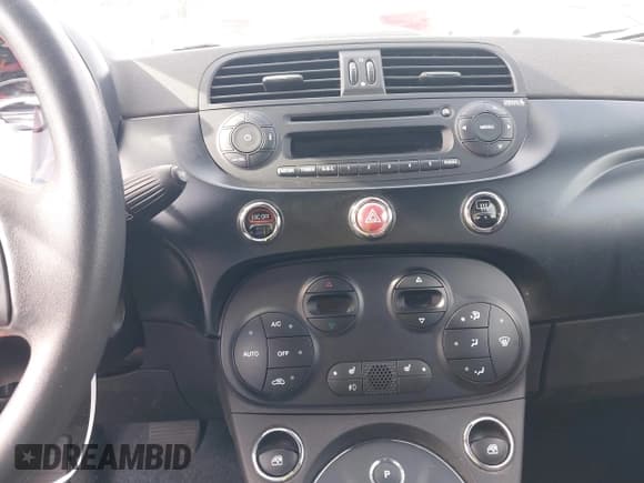 ✅ 2015 FIAT 500e • VIN: 3C3CFFGE0FT726120 • Lot: 43698758. Wystawiony na IAAI z przebiegiem 42 668 mil. Bezpłatny archiwum sprzedaży aukcyjnych z USA i szczegółowy raport historii pojazdu na DreamBid. Zdjęcie 14.