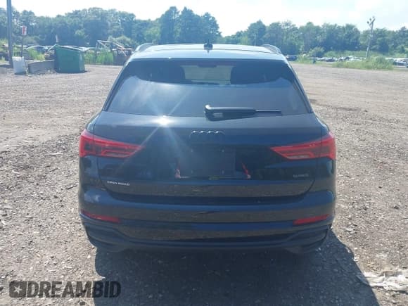 ✅ 2025 Audi Q3 S line Premium • VIN: WA1DECF34S1038618 • Lot: 42747239. Listed on IAAI with 409 mi. Free auction sales archive from the USA and detailed vehicle history report at DreamBid. Image 16.