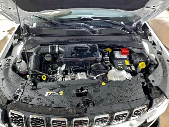 ✅ 2025 Jeep Compass Limited • VIN: 3C4NJDCN8ST624846 • Lot: 94930285. Listed on Copart with 3,259 mi. Free auction sales archive from the USA and detailed vehicle history report at DreamBid. Image 12.