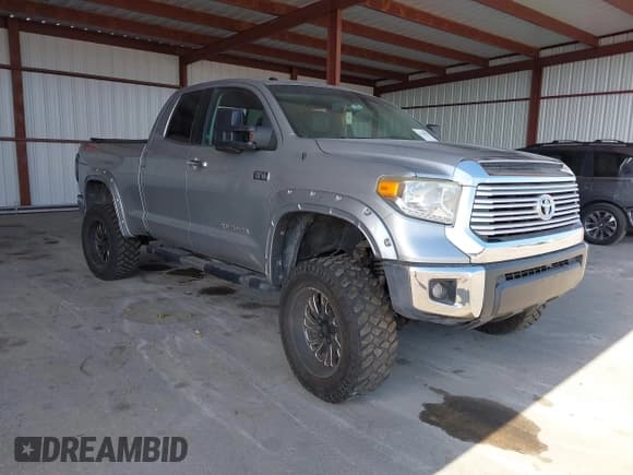 ✅ 2015 Toyota Tundra Limited • VIN: 5TFBW5F14FX424723 • Лот: 42129929. Опубликован ранее на IAAI с пробегом 222 060 миль. Бесплатный доступ к архиву аукционных продаж из США и подробный отчёт об истории автомобиля на DreamBid. Изображение 1.