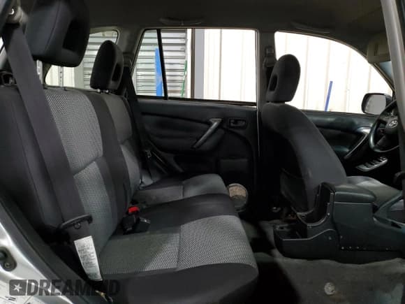 ✅ 2004 Toyota RAV4 • VIN: JTEHD20V646017026 • Лот: 69592715. Опубликован ранее на Copart с пробегом 248 415 миль. Бесплатный доступ к архиву аукционных продаж из США и подробный отчёт об истории автомобиля на DreamBid. Изображение 11.