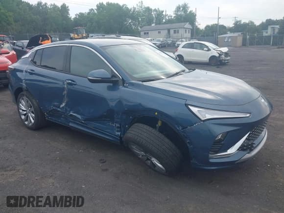 ✅ 2024 Buick Envista Avenir • VIN: KL47LCE27RB152628 • Lot: 42584358. Listed on IAAI with 8,556 mi. Free auction sales archive from the USA and detailed vehicle history report at DreamBid. Image 1.