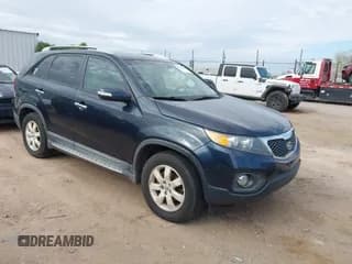 ✅ 2012 Kia Sorento LX • VIN: 5XYKT3A60CG298696 • Лот: 43153005. Опубликован ранее на IAAI с пробегом 177 163 миль. Бесплатный доступ к архиву аукционных продаж из США и подробный отчёт об истории автомобиля на DreamBid. Изображение 1.