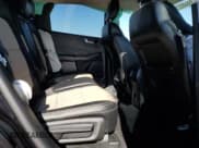 ✅ 2022 Ford Escape Titanium • VIN: 1FMCU9J90NUB53525 • Lot: 89546525. Wystawiony na Copart z przebiegiem 35 033 mil. Bezpłatny archiwum sprzedaży aukcyjnych z USA i szczegółowy raport historii pojazdu na DreamBid. Zdjęcie 11.