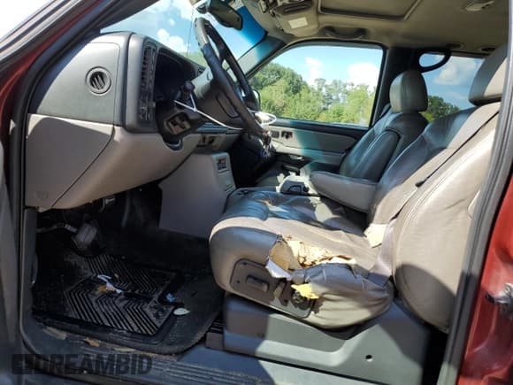 ✅ 2002 Chevrolet Suburban LT • VIN: 1GNFK16Z72J223947 • Lot: 81765905. Listed on Copart with Not provided. Free auction sales archive from the USA and detailed vehicle history report at DreamBid. Image 7.