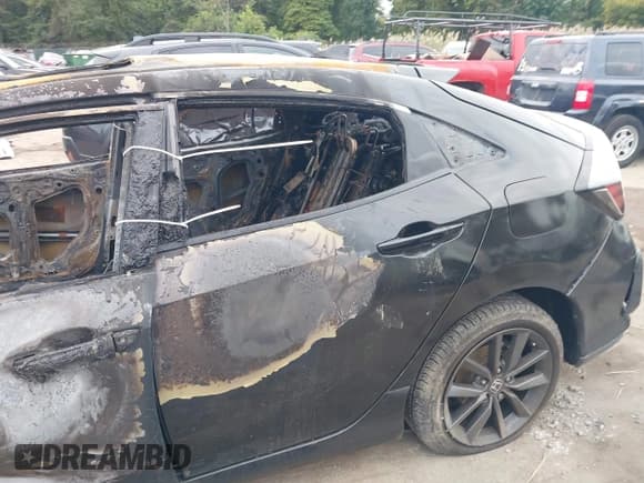 ✅ 2020 Honda Civic EX • VIN: SHHFK7H62LU415752 • Лот: 43425190. Опубликован ранее на IAAI с пробегом Не указан. Бесплатный доступ к архиву аукционных продаж из США и подробный отчёт об истории автомобиля на DreamBid. Изображение 11.