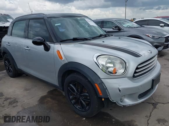 ✅ 2011 MINI Countryman • VIN: WMWZB3C56BWM01186 • Lot: 42619473. Wystawiony na IAAI z przebiegiem 86 088 mil. Bezpłatny archiwum sprzedaży aukcyjnych z USA i szczegółowy raport historii pojazdu na DreamBid. Zdjęcie 1.