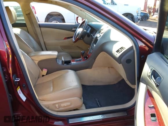 ✅ 2008 Lexus ES 330 • VIN: JTHBJ46G382214528 • Lot: 43836909. Listed on IAAI with 189,381 mi. Free auction sales archive from the USA and detailed vehicle history report at DreamBid. Image 5.