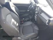 ✅ 2010 MINI Convertible • VIN: WMWMR3C56ATU98301 • Lot: 42228835. Wystawiony na IAAI z przebiegiem 117 325 mil. Bezpłatny archiwum sprzedaży aukcyjnych z USA i szczegółowy raport historii pojazdu na DreamBid. Zdjęcie 5.