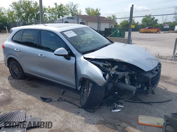 ✅ 2017 Porsche Cayenne • VIN: WP1AA2A2XHKA84758 • Lot: 42755661. Listed on IAAI with Not provided. Free auction sales archive from the USA and detailed vehicle history report at DreamBid. Image 1.