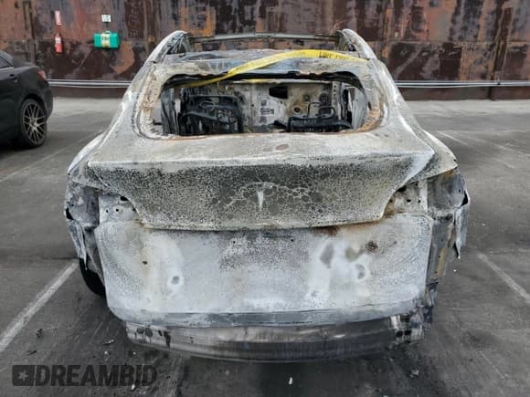 ✅ 2022 Tesla Model Y Performance • VIN: 7SAYGDEF9NF407460 • Lot: 84651275. Listed on Copart with Not provided. Free auction sales archive from the USA and detailed vehicle history report at DreamBid. Image 6.