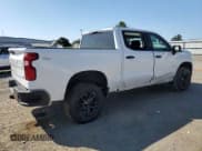 ✅ 2022 Chevrolet Silverado 1500 LT Trail Boss • VIN: 1GCPYFED1NZ200359 • Lot: 80747425. Wystawiony na Copart z przebiegiem 50 119 mil. Bezpłatny archiwum sprzedaży aukcyjnych z USA i szczegółowy raport historii pojazdu na DreamBid. Zdjęcie 3.