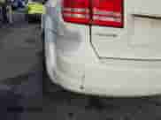 2010 Dodge Journey SE z VIN 3D4PG4FB7AT198982, wystawiony jako IAAI lot #43435599 z przebiegiem 202 565 mil mil oraz . Historia ofert i sprzedaży dostępna na DreamBid. Obrazek 6.