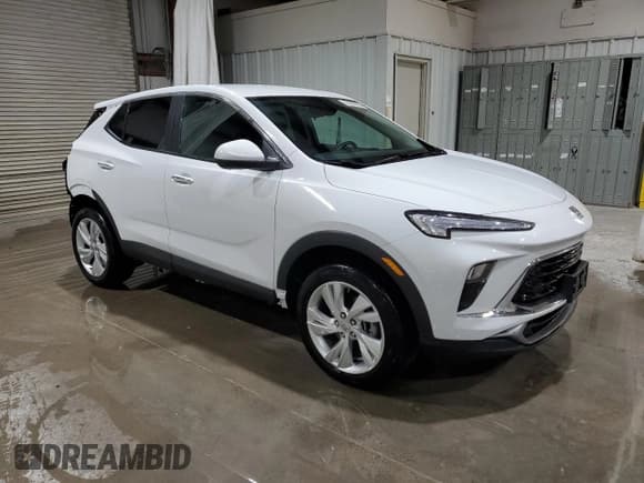 ✅ 2025 Buick Encore GX Preferred • VIN: KL4AMCSL5SB049293 • Lot: 90233075. Wystawiony na Copart z przebiegiem 2 591 mil. Bezpłatny archiwum sprzedaży aukcyjnych z USA i szczegółowy raport historii pojazdu na DreamBid. Zdjęcie 4.