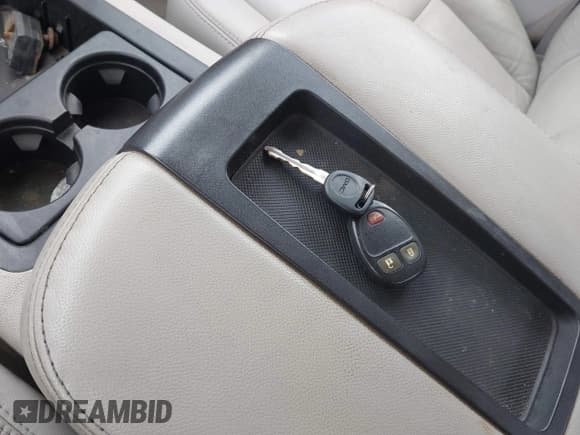 ✅ 2009 GMC Sierra 1500 • VIN: 2GTEK33Y391100131 • Лот: 42292487. Опубликован ранее на IAAI с пробегом 197 968 миль. Бесплатный доступ к архиву аукционных продаж из США и подробный отчёт об истории автомобиля на DreamBid. Изображение 11.