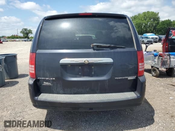 ✅ 2010 Chrysler Town & Country LX • VIN: 2A4RR2D17AR334118 • Lot: 65008425. Wystawiony na Copart z przebiegiem 227 352 mil. Bezpłatny archiwum sprzedaży aukcyjnych z USA i szczegółowy raport historii pojazdu na DreamBid. Zdjęcie 6.