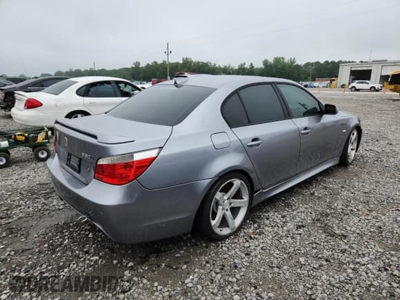 ✅ 2006 BMW 5 Series 550i • VIN: WBANB53576CP02941 • Лот: 61995605. Опубликован ранее на Copart с пробегом Не указан. Бесплатный доступ к архиву аукционных продаж из США и подробный отчёт об истории автомобиля на DreamBid. Изображение 3.