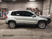 ✅ 2018 Volkswagen Tiguan • VIN: WVGAV7AXXJK002270 • Лот: 41724143. Опубликован ранее на IAAI с пробегом 124 081 миль. Бесплатный доступ к архиву аукционных продаж из США и подробный отчёт об истории автомобиля на DreamBid. Изображение 14.