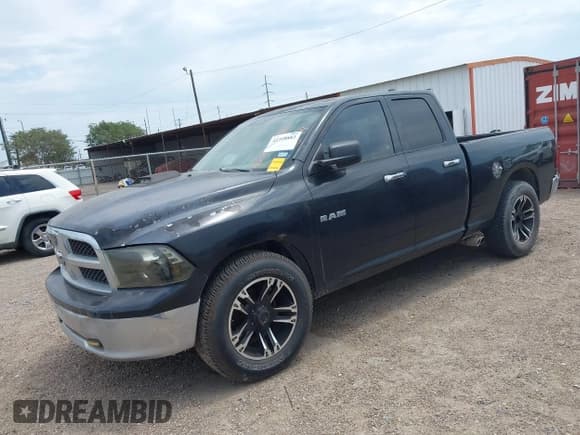 ✅ 2009 Dodge 1500 SLT • VIN: 1D3HB18P29S796005 • Lot: 42228882. Wystawiony na IAAI z przebiegiem 185 846 mil. Bezpłatny archiwum sprzedaży aukcyjnych z USA i szczegółowy raport historii pojazdu na DreamBid. Zdjęcie 17.