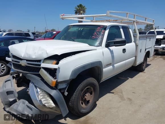 ✅ 2005 Chevrolet Silverado 2500HD • VIN: 1GBHC29U75E300984 • Лот: 42543498. Опубликован ранее на IAAI с пробегом 246 616 миль. Бесплатный доступ к архиву аукционных продаж из США и подробный отчёт об истории автомобиля на DreamBid. Изображение 2.