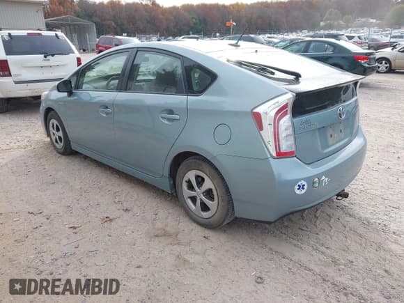 ✅ 2013 Toyota Prius Three • VIN: JTDKN3DU8D1651756 • Lot: 43626019. Wystawiony na IAAI z przebiegiem 214 979 mil. Bezpłatny archiwum sprzedaży aukcyjnych z USA i szczegółowy raport historii pojazdu na DreamBid. Zdjęcie 3.