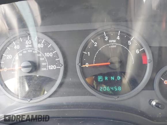 ✅ 2008 Jeep Patriot Sport • VIN: 1J8FT28018D798989 • Lot: 42709437. Wystawiony na IAAI z przebiegiem 206 458 mil. Bezpłatny archiwum sprzedaży aukcyjnych z USA i szczegółowy raport historii pojazdu na DreamBid. Zdjęcie 7.