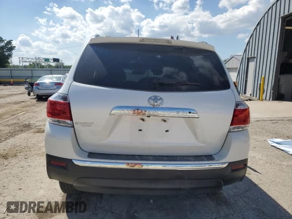 ✅ 2013 Toyota Highlander Limited • VIN: 5TDYK3EHXDS126477 • Лот: 69821945. Опубликован ранее на Copart с пробегом 73 778 миль. Бесплатный доступ к архиву аукционных продаж из США и подробный отчёт об истории автомобиля на DreamBid. Изображение 6.