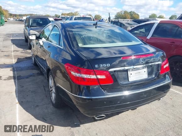 ✅ 2010 Mercedes-Benz E 350 • VIN: WDDKJ5GB2AF003531 • Lot: 43577240. Wystawiony na IAAI z przebiegiem 173 929 mil. Bezpłatny archiwum sprzedaży aukcyjnych z USA i szczegółowy raport historii pojazdu na DreamBid. Zdjęcie 3.