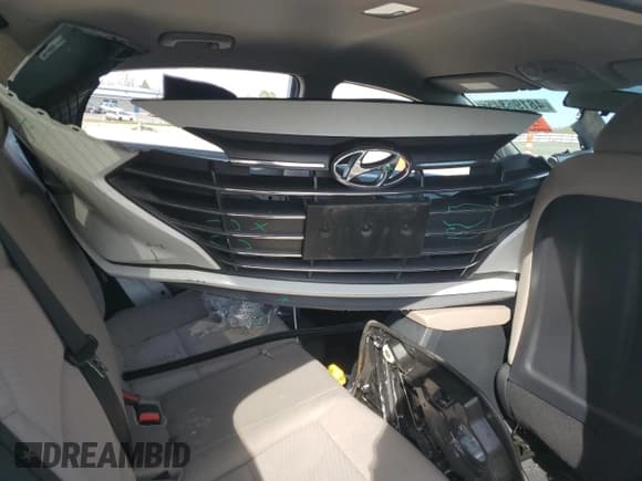 ✅ 2019 Hyundai Elantra SE • VIN: 5NPD74LF0KH484844 • Lot: 48196345. Listed on Copart with 72,368 mi. Free auction sales archive from the USA and detailed vehicle history report at DreamBid. Image 12.