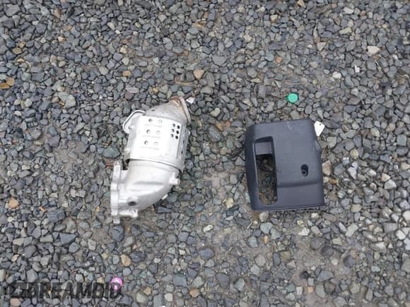 ✅ 2013 Hyundai Genesis Coupe 2.0T • VIN: KMHHT6KDXDU099174 • Lot: 42906103. Wystawiony na IAAI z przebiegiem 89 202 mil. Bezpłatny archiwum sprzedaży aukcyjnych z USA i szczegółowy raport historii pojazdu na DreamBid. Zdjęcie 12.