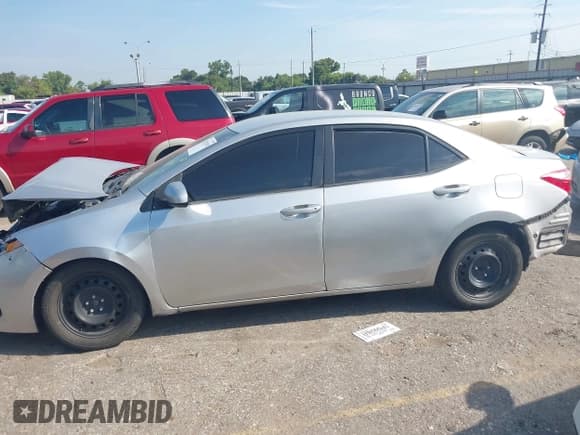 ✅ 2019 Toyota Corolla LE • VIN: 5YFBURHE5KP890117 • Lot: 43220518. Listed on IAAI with 160,615 mi. Free auction sales archive from the USA and detailed vehicle history report at DreamBid. Image 14.