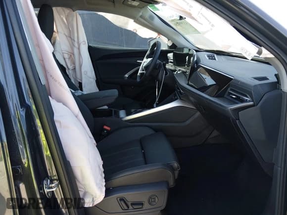 ✅ 2025 Audi Q5 Premium Plus • VIN: WA12AAGU6S2020551 • Lot: 43399256. Wystawiony na IAAI z przebiegiem 556 mil. Bezpłatny archiwum sprzedaży aukcyjnych z USA i szczegółowy raport historii pojazdu na DreamBid. Zdjęcie 5.