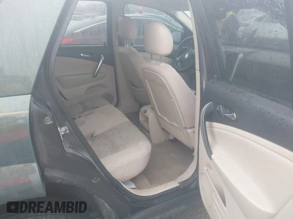 ✅ 2007 Saturn VUE I4 • VIN: 5GZCZ33D27S829474 • Lot: 41473235. Wystawiony na IAAI z przebiegiem 242 882 mil. Bezpłatny archiwum sprzedaży aukcyjnych z USA i szczegółowy raport historii pojazdu na DreamBid. Zdjęcie 8.