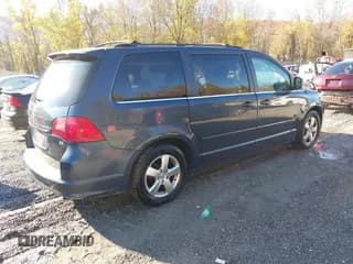 ✅ 2009 Volkswagen Routan SE • VIN: 2V8HW341X9R598675 • Лот: 43588204. Опубликован ранее на IAAI с пробегом 196 542 миль. Бесплатный доступ к архиву аукционных продаж из США и подробный отчёт об истории автомобиля на DreamBid. Изображение 4.