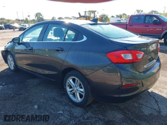 ✅ 2017 Chevrolet Cruze LT • VIN: 1G1BE5SM7H7139223 • Lot: 43503406. Listed on IAAI with 88,487 mi. Free auction sales archive from the USA and detailed vehicle history report at DreamBid. Image 3.