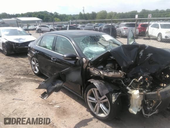 ✅ 2012 Volkswagen Passat SE • VIN: 1VWBN7A30CC073400 • Lot: 42284473. Listed on IAAI with 144,782 mi. Free auction sales archive from the USA and detailed vehicle history report at DreamBid. Image 6.