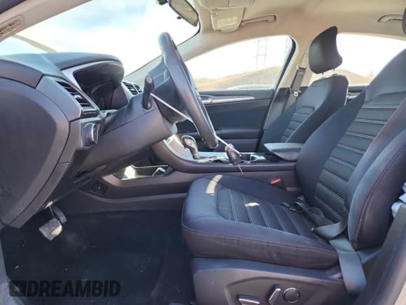 ✅ 2015 Ford Fusion SE • VIN: 3FA6P0H71FR249137 • Lot: 92880365. Wystawiony na Copart z przebiegiem 61 445 mil. Bezpłatny archiwum sprzedaży aukcyjnych z USA i szczegółowy raport historii pojazdu na DreamBid. Zdjęcie 7.