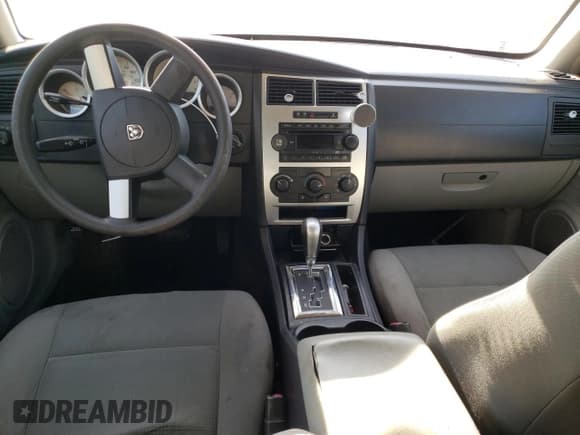 ✅ 2007 Dodge Magnum • VIN: 2D4FV47V97H843871 • Lot: 42226204. Wystawiony na Copart z przebiegiem 153 895 mil. Bezpłatny archiwum sprzedaży aukcyjnych z USA i szczegółowy raport historii pojazdu na DreamBid. Zdjęcie 8.