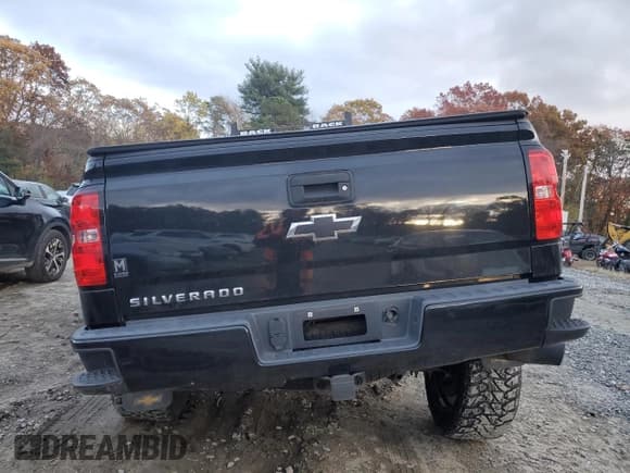 ✅ 2018 Chevrolet Silverado 1500 Custom • VIN: 3GCUKPEC1JG174583 • Лот: 89442525. Опубликован ранее на Copart с пробегом 143 178 миль. Бесплатный доступ к архиву аукционных продаж из США и подробный отчёт об истории автомобиля на DreamBid. Изображение 6.