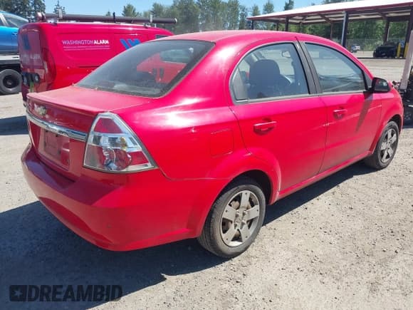 ✅ 2010 Chevrolet Aveo 1LT • VIN: KL1TD5DE9AB094395 • Lot: 42374214. Wystawiony na IAAI z przebiegiem 195 893 mil. Bezpłatny archiwum sprzedaży aukcyjnych z USA i szczegółowy raport historii pojazdu na DreamBid. Zdjęcie 4.