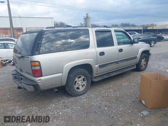 ✅ 2005 Chevrolet Suburban LT • VIN: 3GNEC16Z65G266657 • Lot: 43753730. Listed on IAAI with Not provided. Free auction sales archive from the USA and detailed vehicle history report at DreamBid. Image 4.