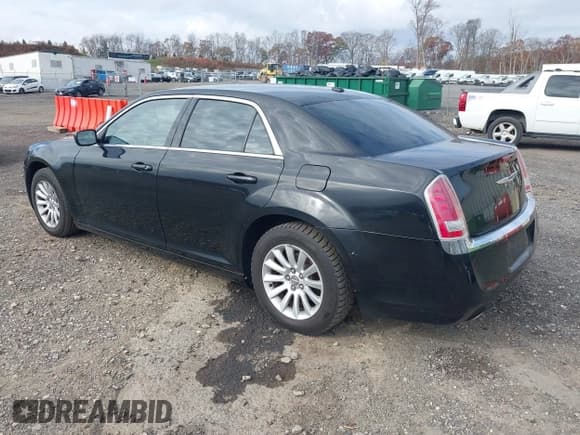 ✅ 2014 Chrysler 300 • VIN: 2C3CCAAG0EH272898 • Лот: 43612682. Опубликован ранее на IAAI с пробегом 361 025 миль. Бесплатный доступ к архиву аукционных продаж из США и подробный отчёт об истории автомобиля на DreamBid. Изображение 3.